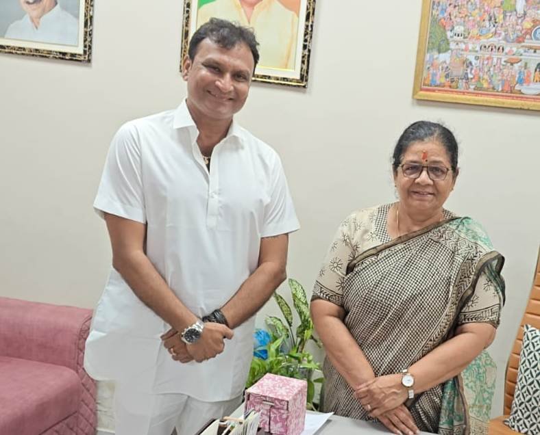 A Warm Meeting—Yesterday, I had the opportunity to have a warm meeting and meaningful dialogue with the Hon’ble Member of Parliament from Jaipur, Smt. Manju Sharma Ji, at her residence.