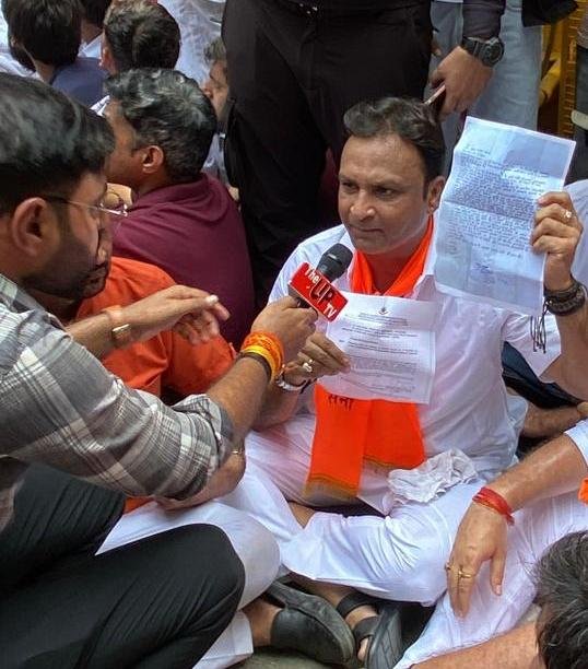 A voice for equality rises from Jantar Mantar! ✊  National President of Chanakya Sena, Shri Ajay K. Sharma Ji, raised his voice at Delhi’s Jantar Mantar against reservation in a peaceful and democratic manner.